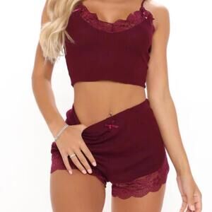 Fashion Nova Women's Burgundy and Red Pajama